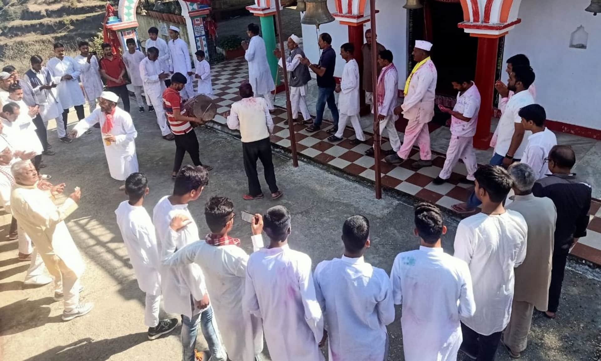 Holi is not celebrated in these 141 villages of Uttarakhand: People stay away from colors, see photos