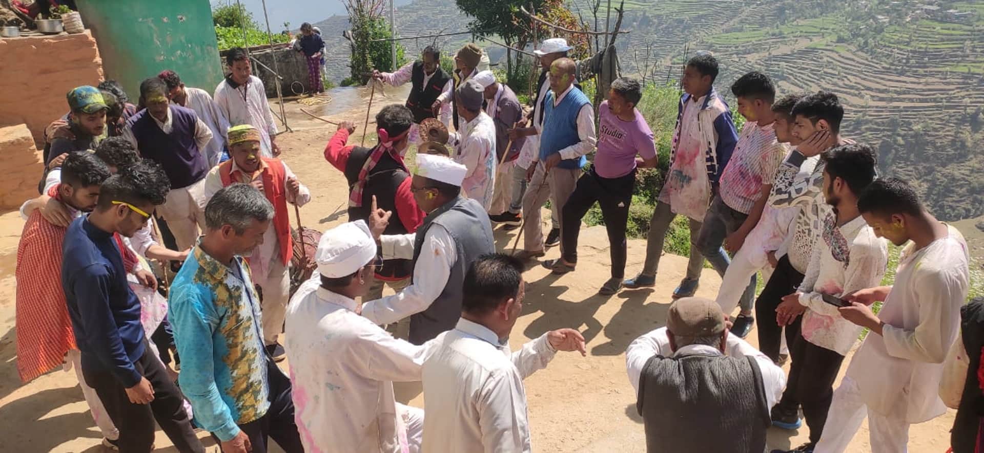 Holi is not celebrated in these 141 villages of Uttarakhand: People stay away from colors, see photos