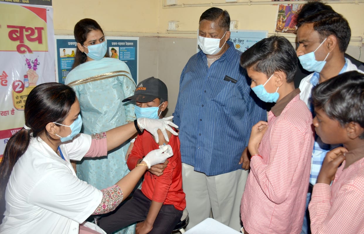 On the first day 55 children aged 12 to 14 got anti-coronavirus vaccine