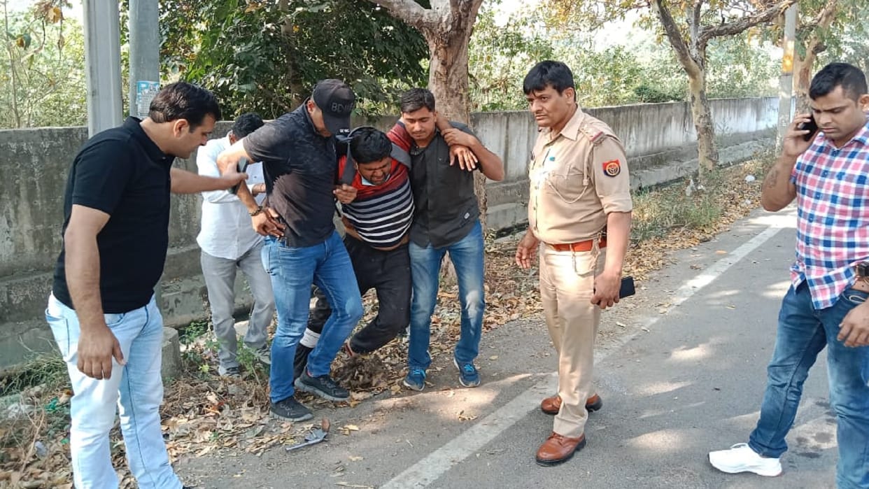 Noida: Wanted cow slauighter injured in an encounter with police was declared a reward of 25 thousand