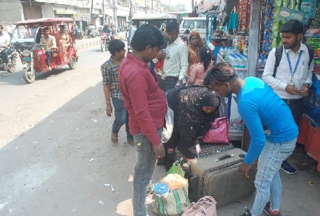 Roadways administration failed to handle festive crowd, passengers wandering for hours