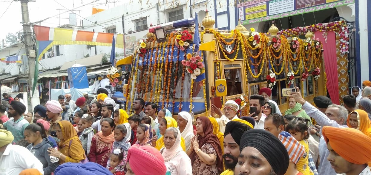 Hola Mohalla begins with grand Nagar Kirtan in Paonta