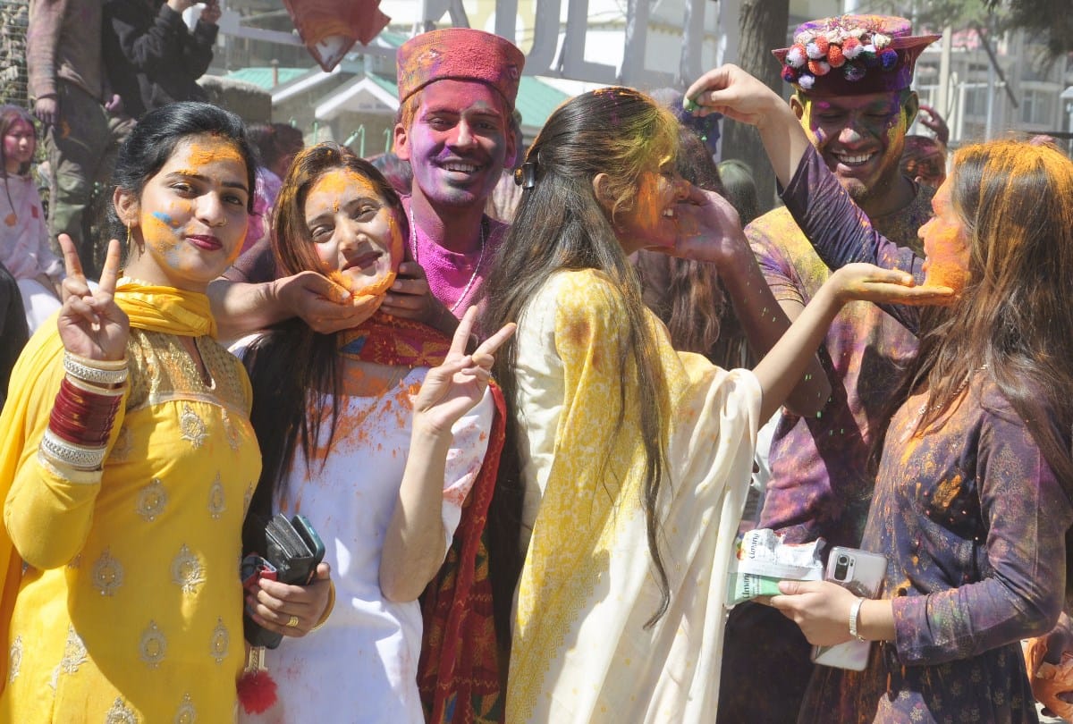 holi 2022 celebration Rajdevta Madhorai in Mandi and lord raghunath nagri kullu himachal pradesh