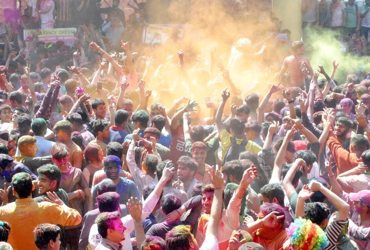 holi 2022 celebration Rajdevta Madhorai in Mandi and lord raghunath nagri kullu himachal pradesh