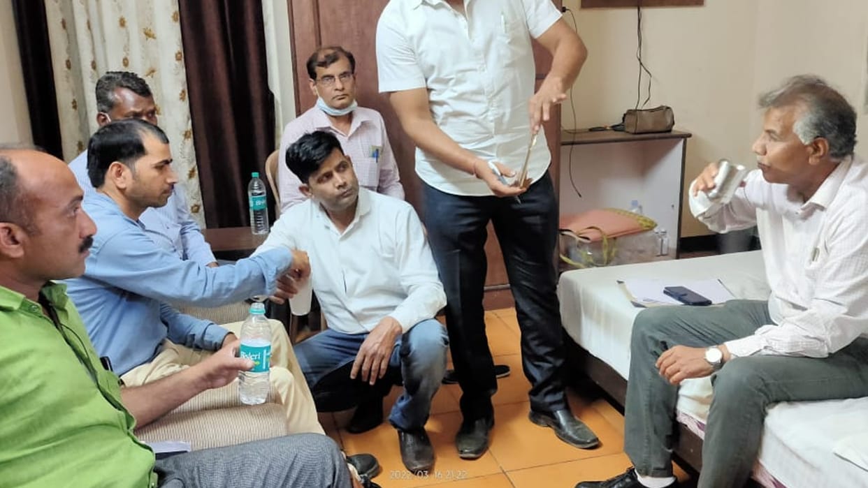 Electricity distribution company's engineer asked for bribe for transformer charging, Lokayukta caught red handed