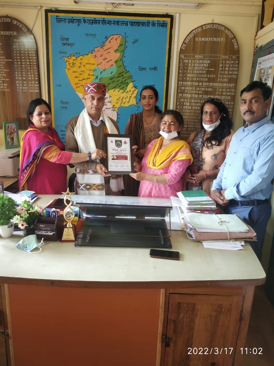 Smart Education Officer Award to educationists Dilbarjit and Renu Kaushal