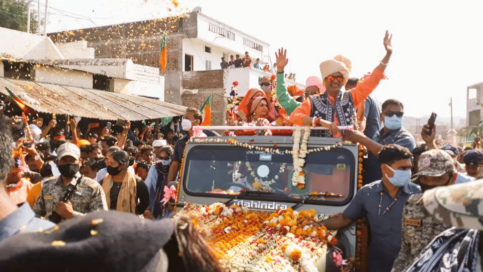 Shivraj Singh Chouhan Participates, dances in Bhagoriya in Barwani District