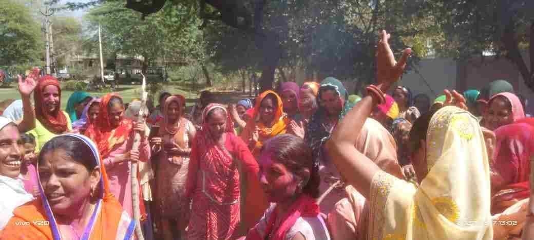 Anganwadi workers on strike for 100 days, but the government is not fulfilling the demand