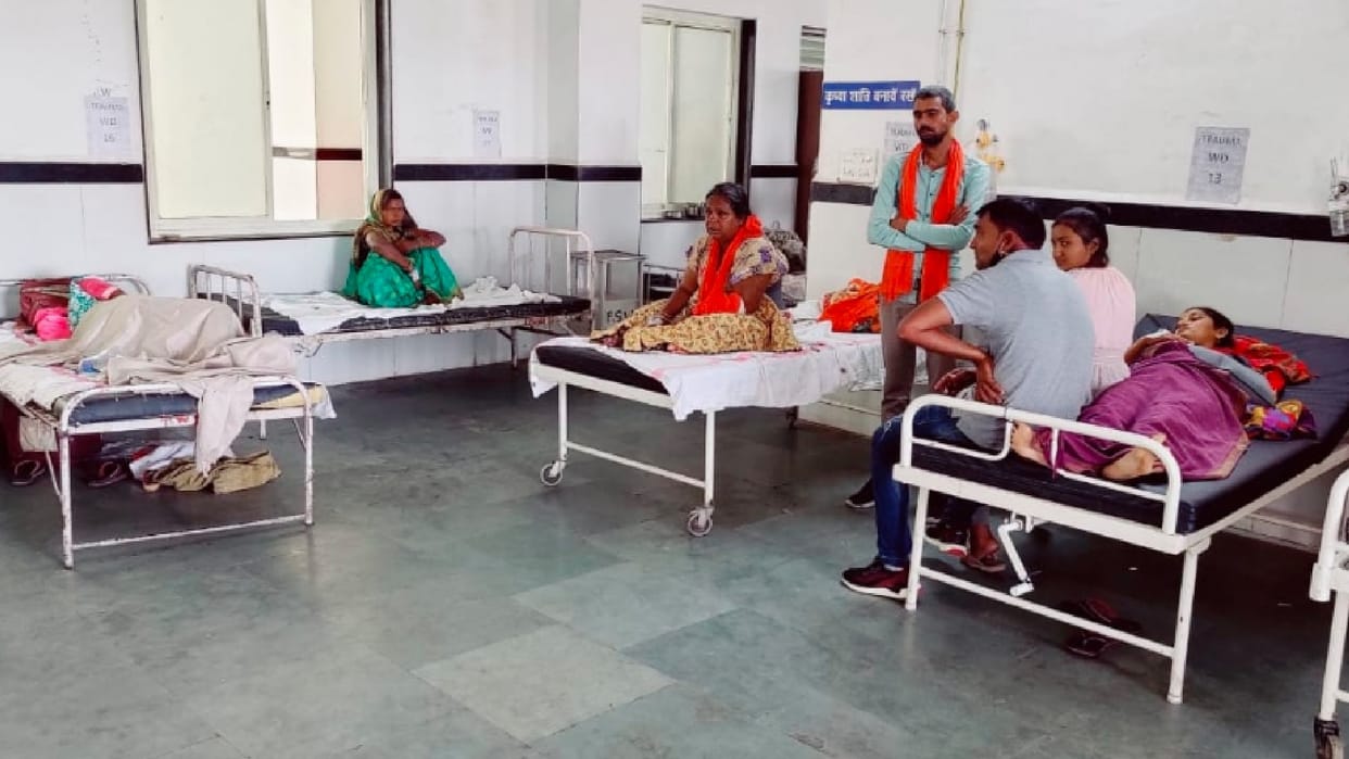 Chhatarpur: Car of devotees going to visit Bageshwar Dham overturned, six injured, four in critical condition