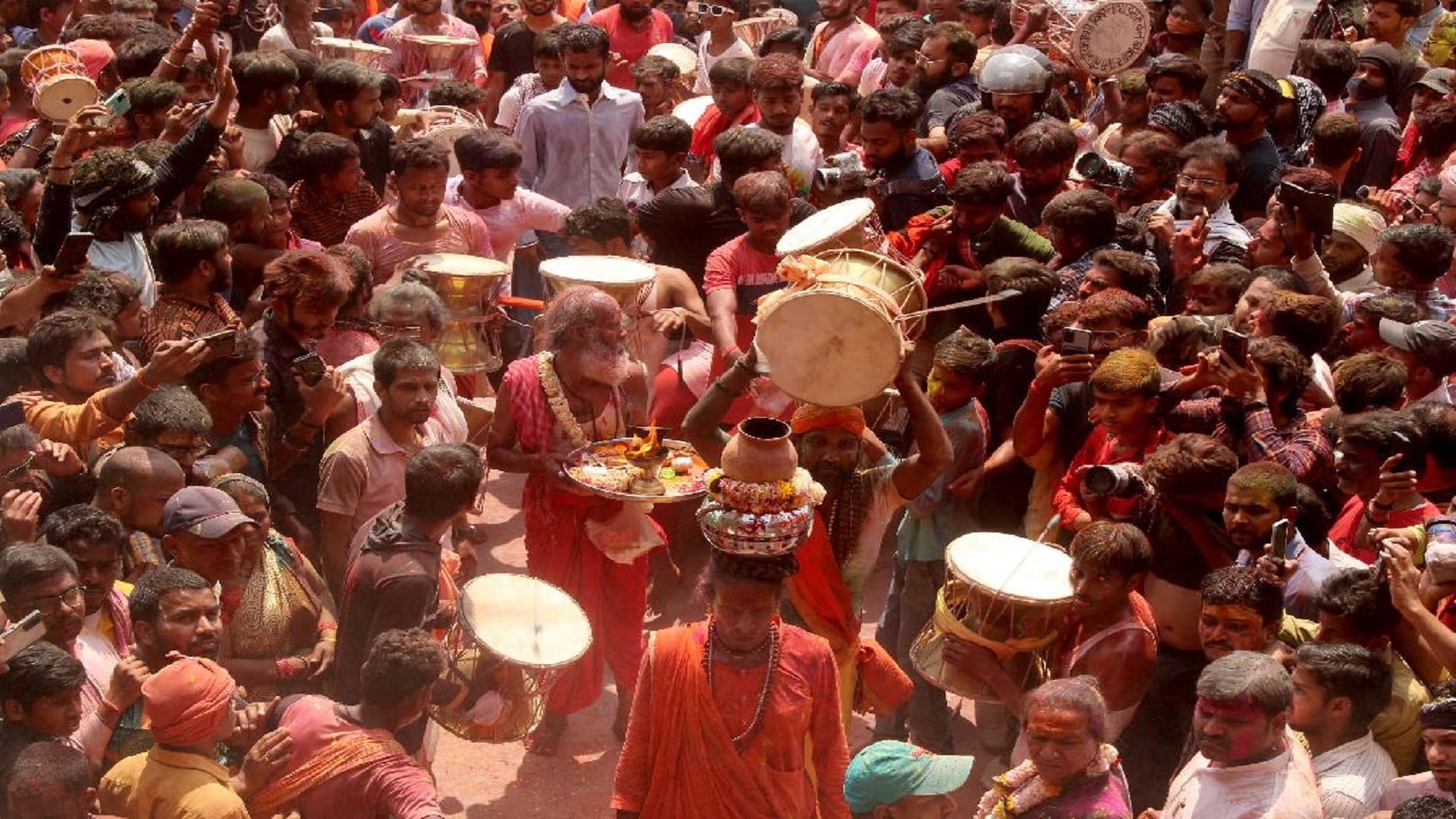 Holi 2023 will celebrated in Varanasi on 7 and across country on 8 March know Holika Dahan shubh muhurat
