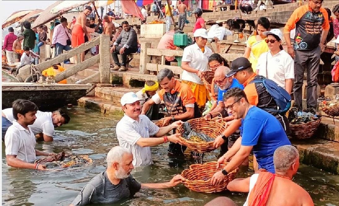 From Gangotri to Gangasagar, the awareness of Ganga protection, former army officers in Varanasi cleaned the Ganges foothills