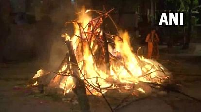 होलिका दहन (प्रतीकात्मक तस्वीर)