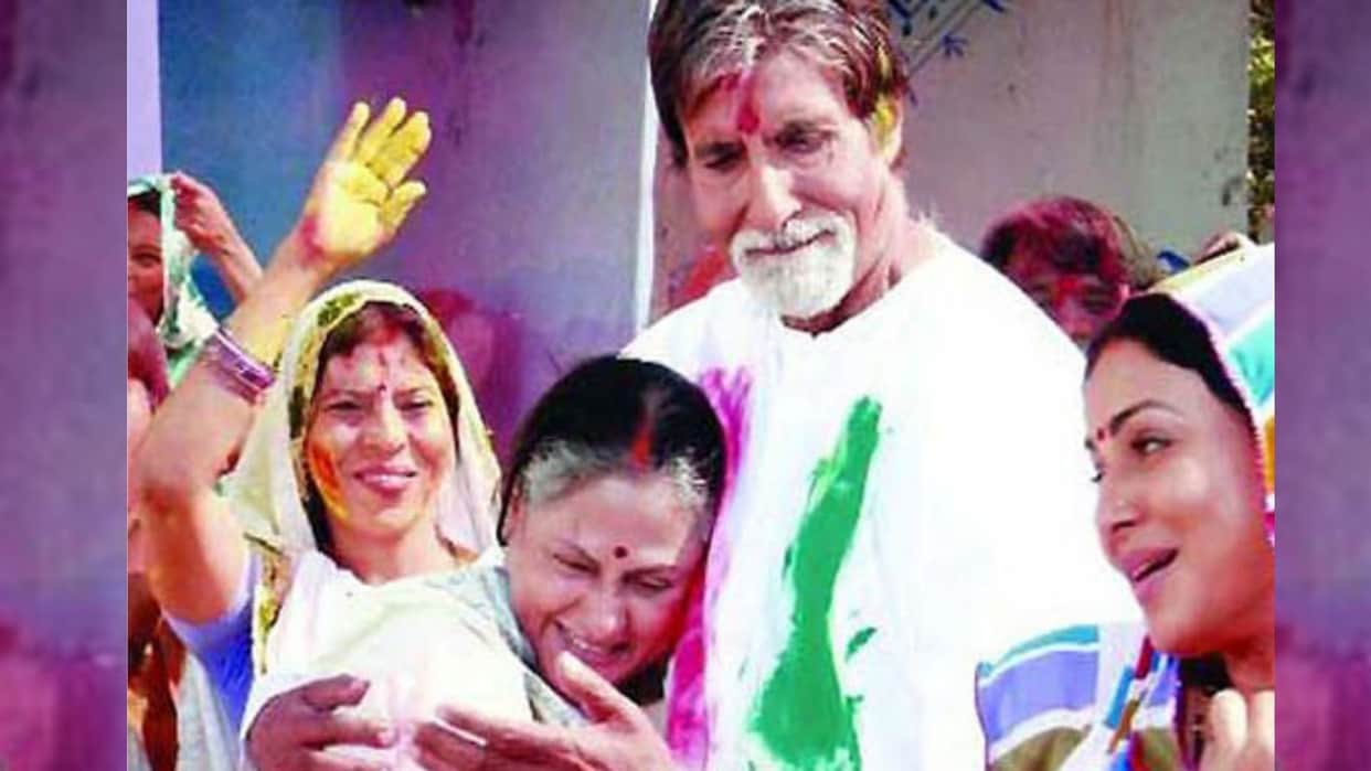 After Mischief with Bhagyashree by Abhishek in Amitabh Bachchan's Holi Party, husband Himalaya Dasani got very angry