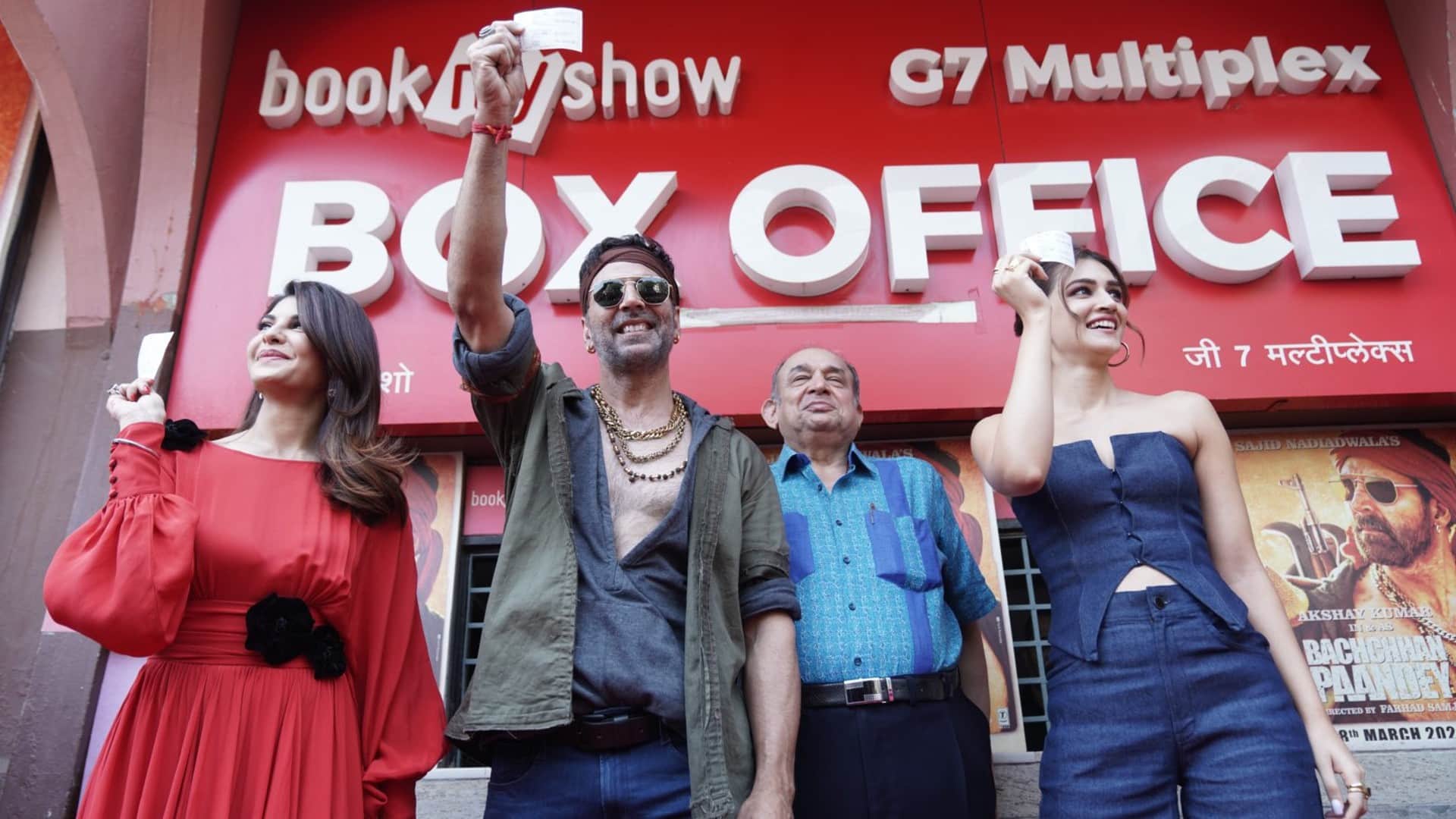 Bachchhan Paandey Box Office Predictions Akshay Kumar and Sajid Nadiadwala film will have to collect around 15 crores on the first day for a good opening.