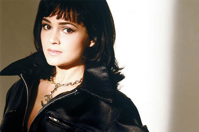 happy birthday alisha chinai know some interesting facts about bunty aur babli movie singer
