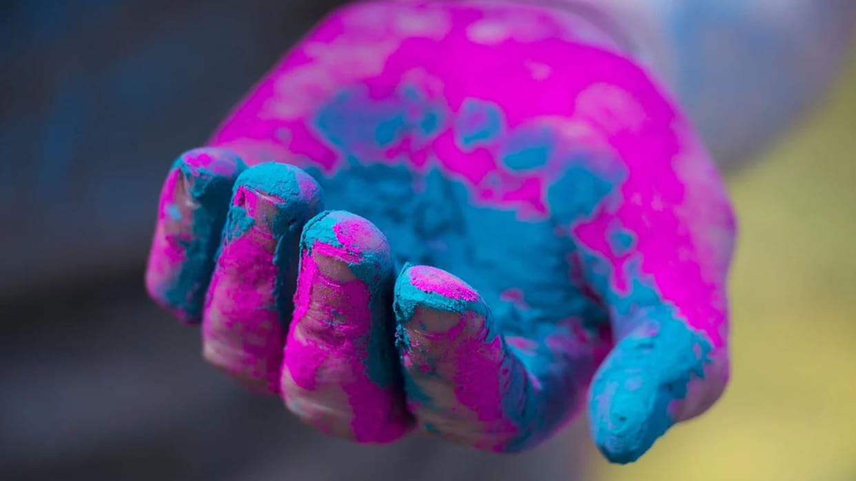 slight mistake in Holi festival of colors can make you ill