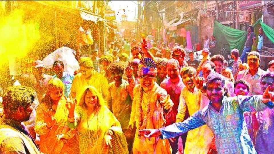 Holika Dahan 2022 Celebration Of Holi Starts in agra 