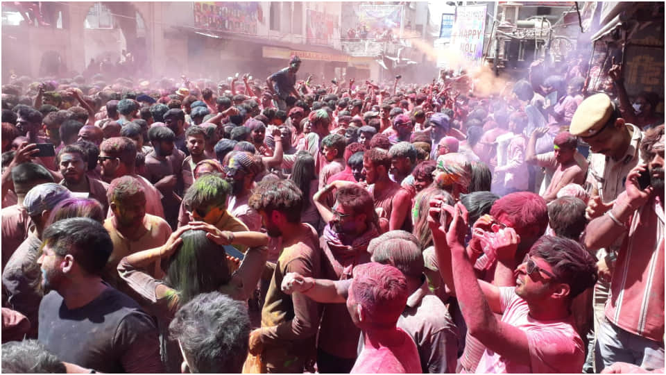 Holi 2022 Photos of Pushkar International Holi Festival in Rajasthan