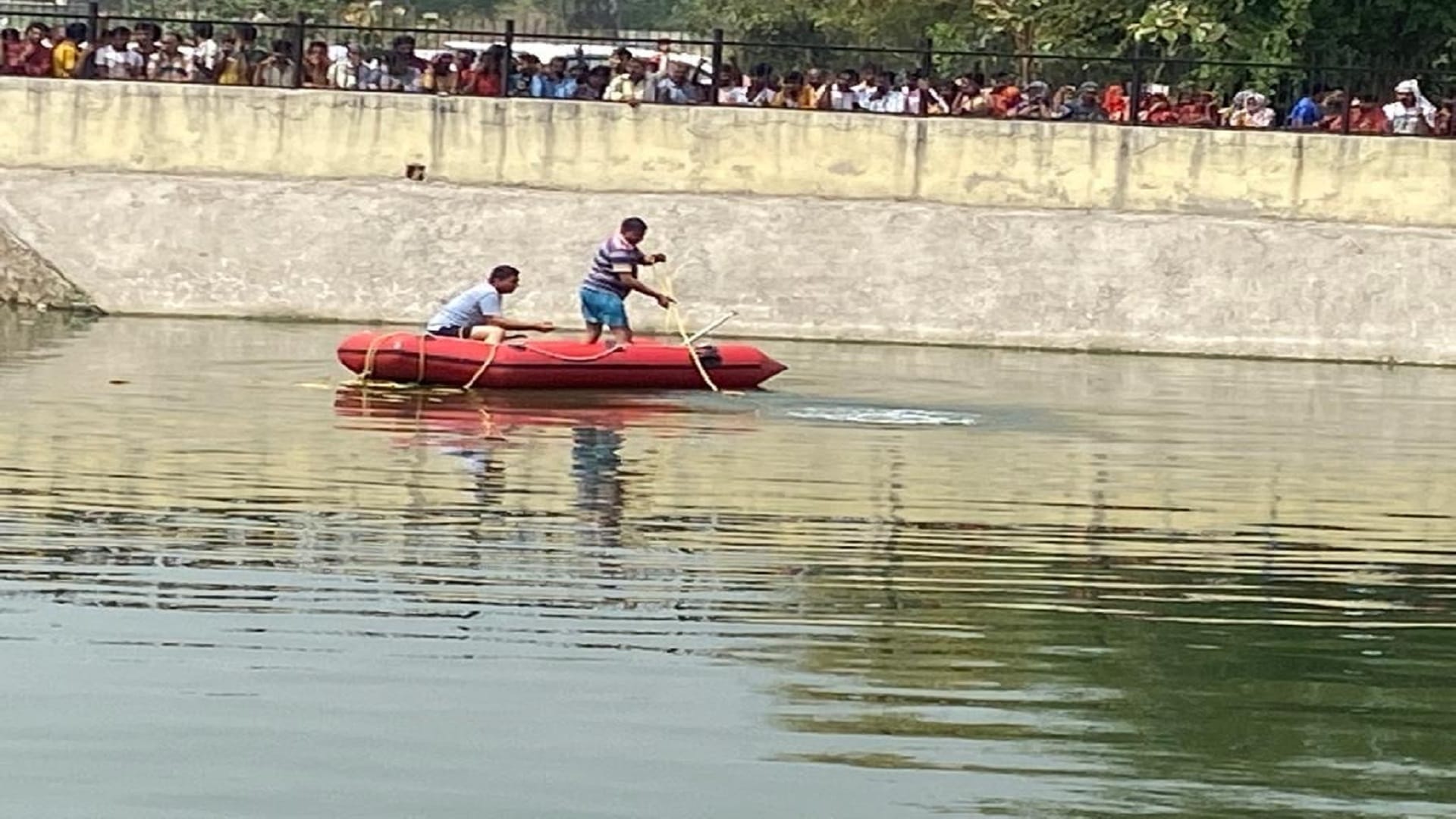 Two youths fell in a johad while taking selfie