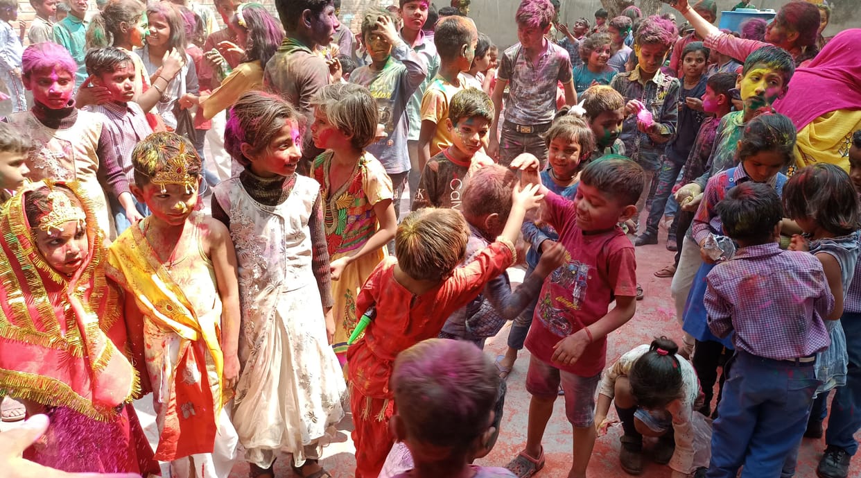 Holi celebrations, Holika was lit at 1738 places, fiercely blown gulal