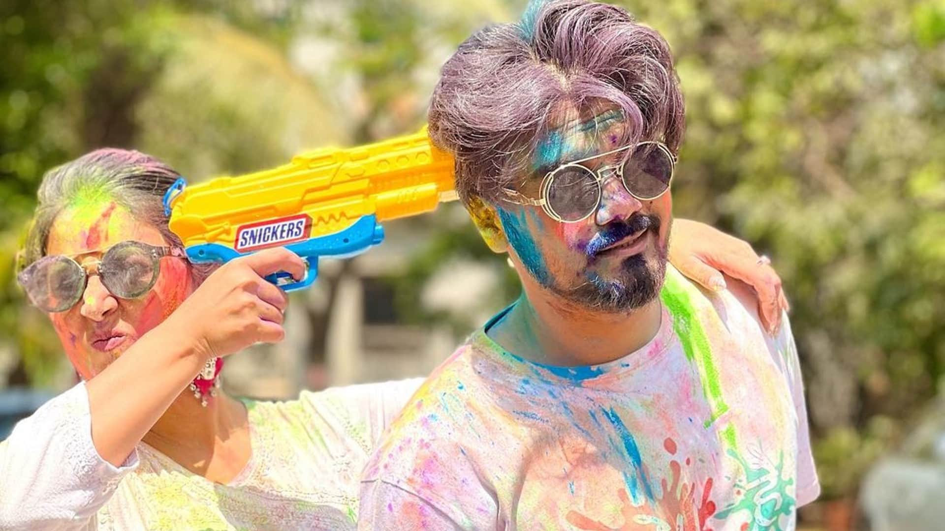 holi 2022 Hina Khan shares beautiful pictures of Holi celebration with her boyfriend Rocky Jaiswal