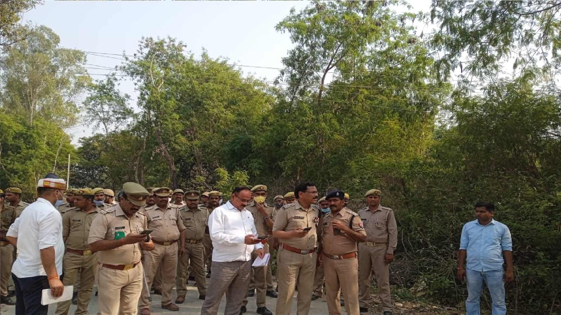 murder in amethi on holi Two killed six injured in dispute