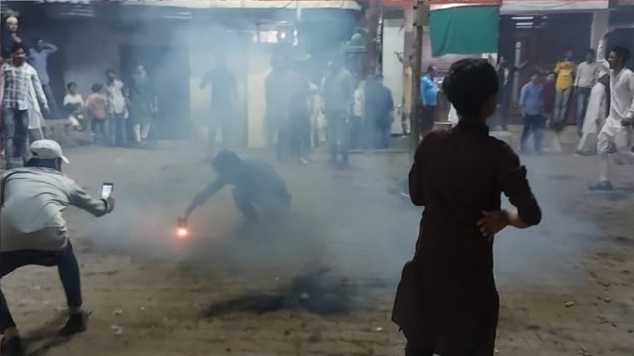rioters set off fireworks police lathi charge at many places