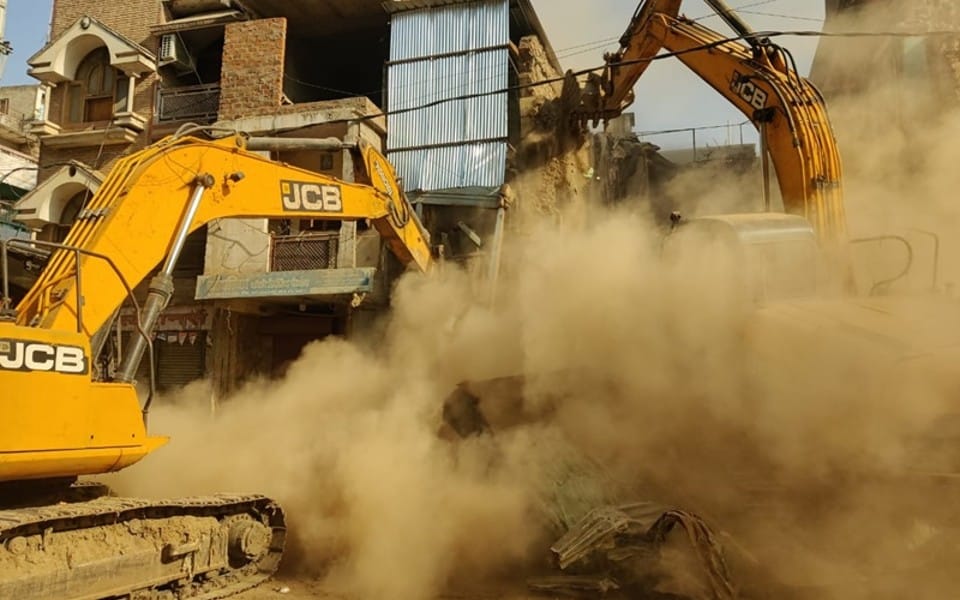 Indore: This time the colorful gar will come out with double enthusiasm, will keep an eye on drones and video cameras, the dilapidated houses of the ger marg land