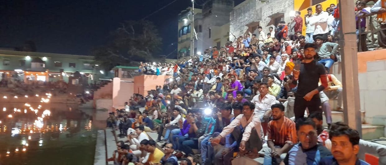 Devotees returned after enjoying fireworks