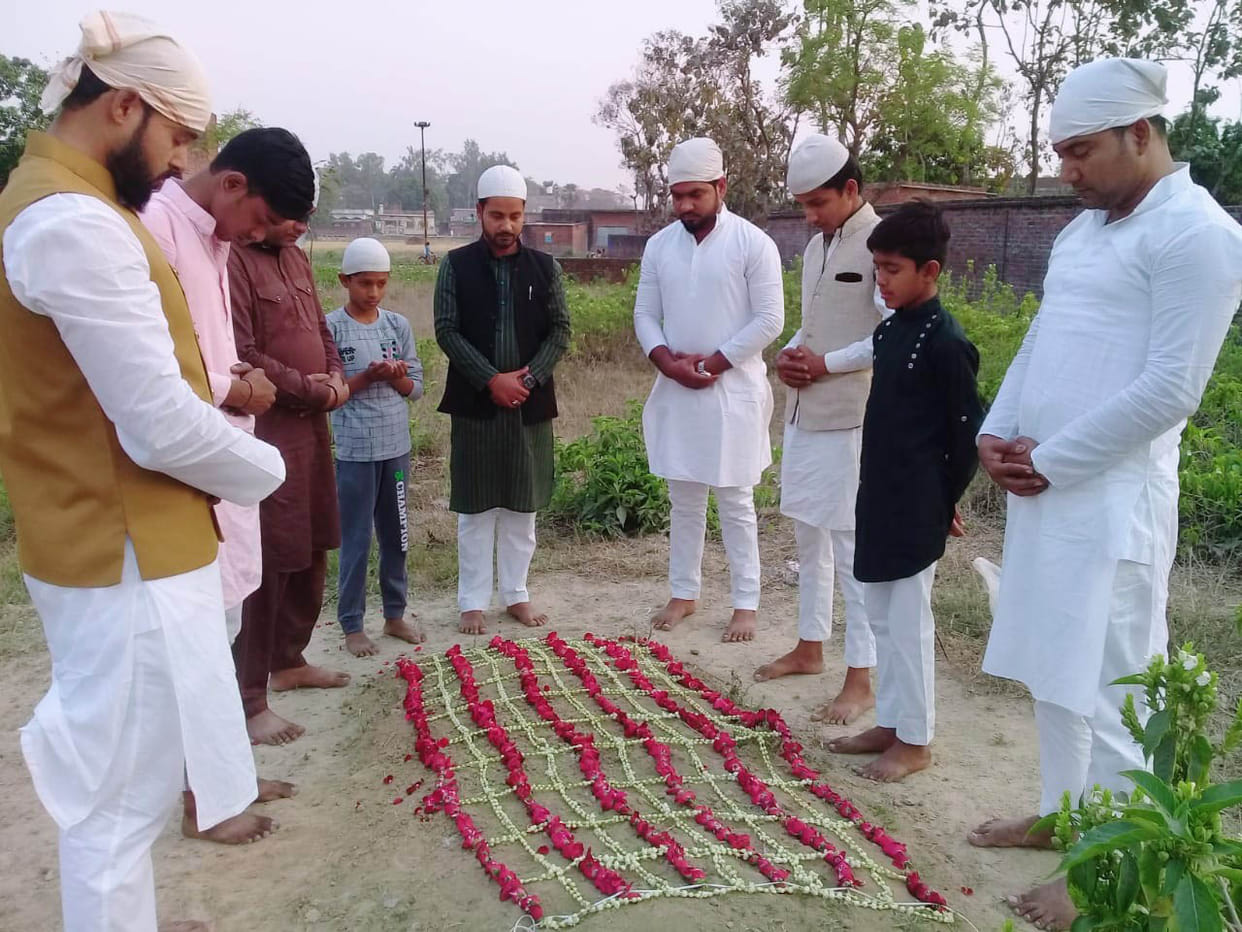 Offering flowers to the graves of ancestors