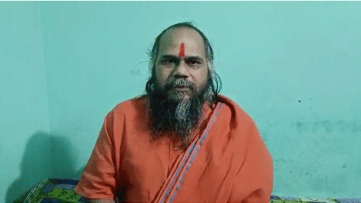 Morena: Mirchi Baba's reply on Kansana's statement, said - you are a fake, a pimp, you sold your conscience