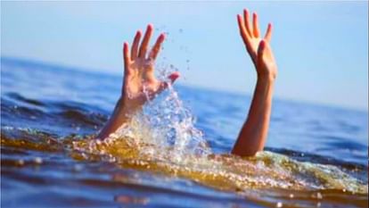 Two children from same village died due to drowning in pond In mirzapur