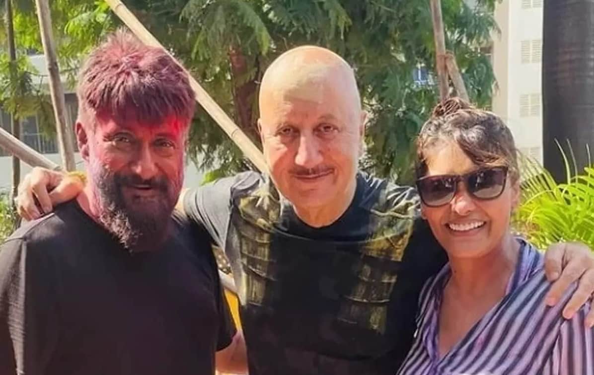 the kashmir files actor anupam kher pallavi joshi director vivek agnihotri holi photos goes viral on social media