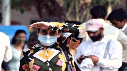 saturday the hottest day of the season recorded in delhi