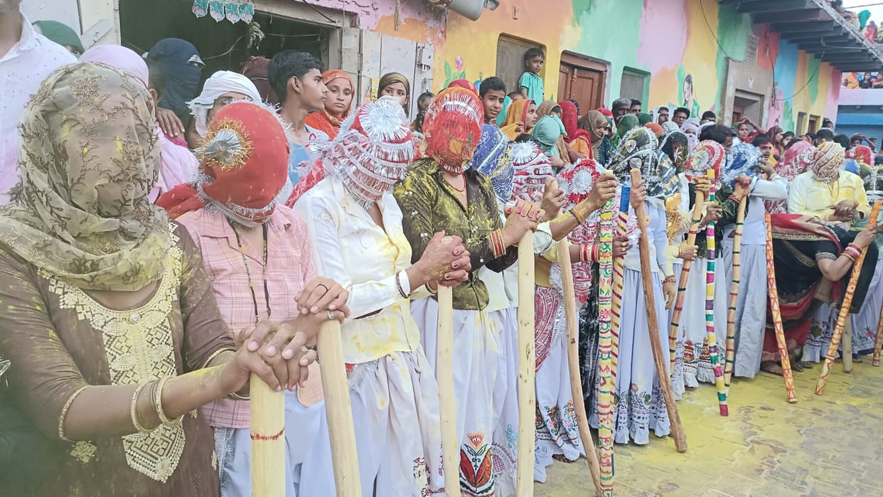 Mathura: Huriyarin surrounded Dauji in Jav's Huranga
