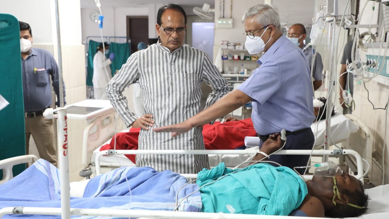 CM meets the injured in Raisen: Announcement of compensation for the dead and injured, Shivraj said criminals will get harsh punishment