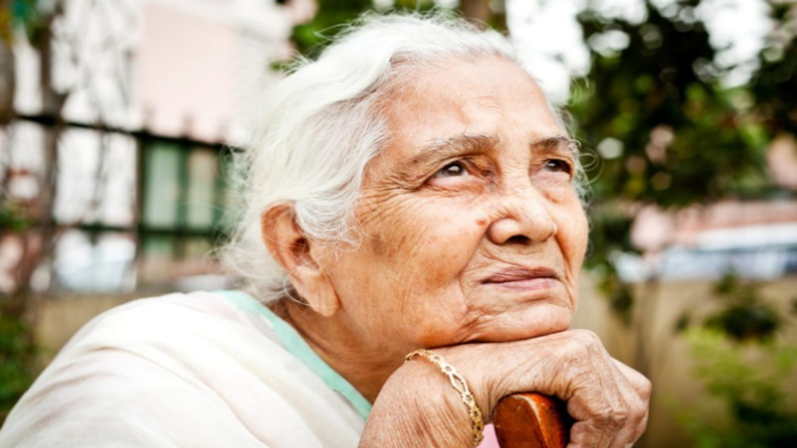 Keep These Things to Select Health Insurance Cover for Senior Citizen