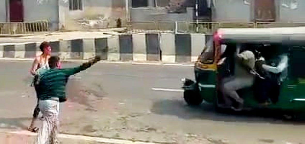 Three wheeler overturned on National Highway due to ballooning