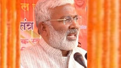 Kanpur: स्वतंत्र देव बोले- चैन से सोइए और मजे से खाइए, बाकी सब मोदी-योगी पर छोड़िए Cabinet Minister Swatantra Dev Singh reached Kanpur