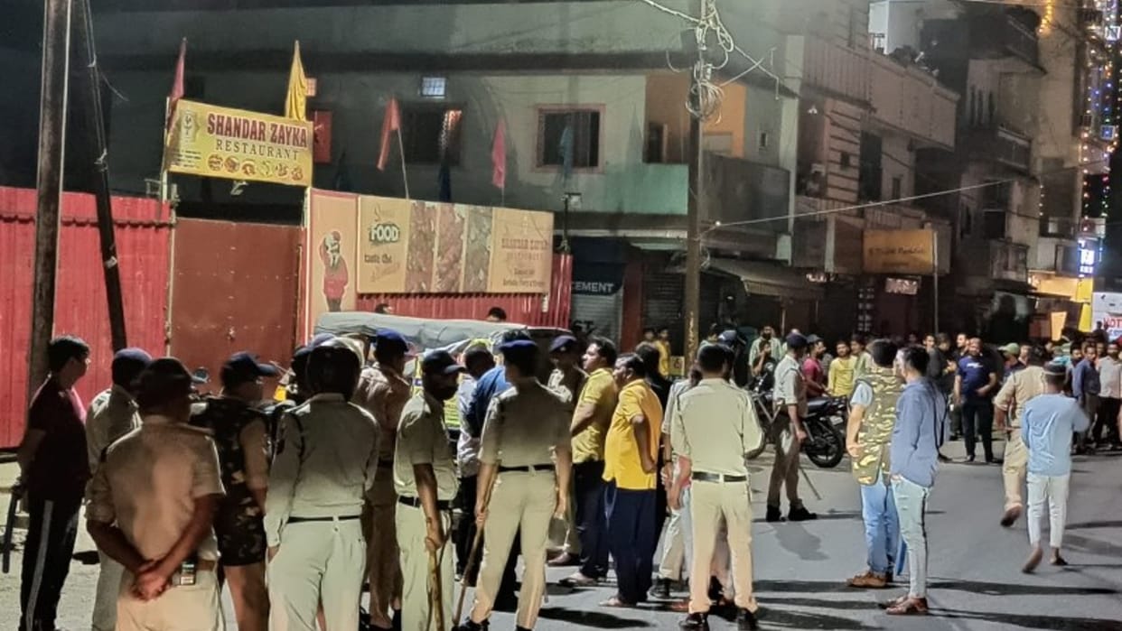Bhopal: Ruckus after car collided with scooty, mob surrounded police station on rumor of woman's death