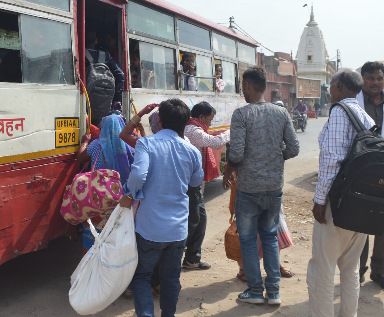 Hathras: Crowd gathered in roadways buses and trains, passengers faced problems