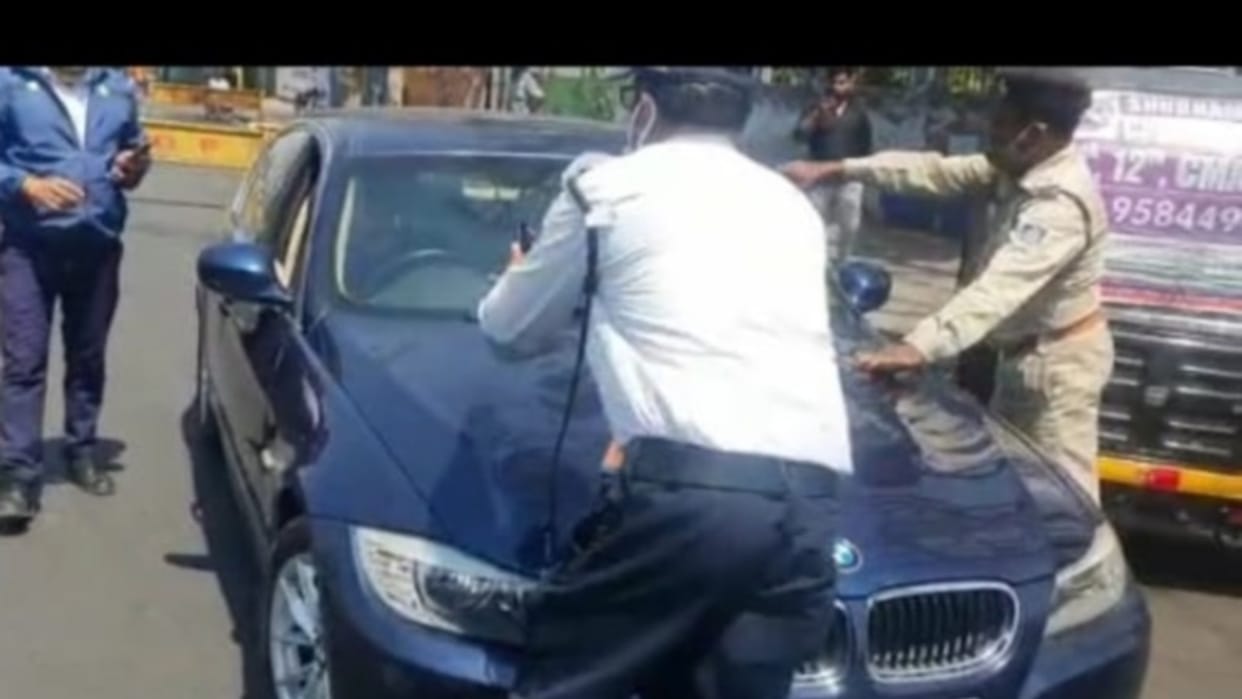 Bhopal: BMW driver tried to overpower the traffic police, case registered