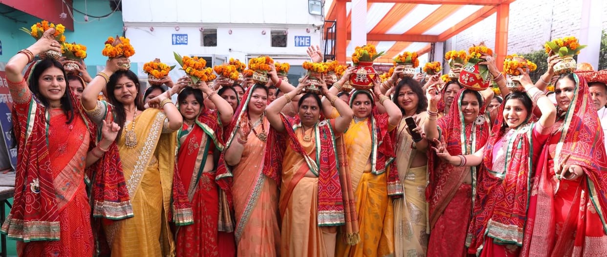 Taking out Kalash Yatra with bandwagon