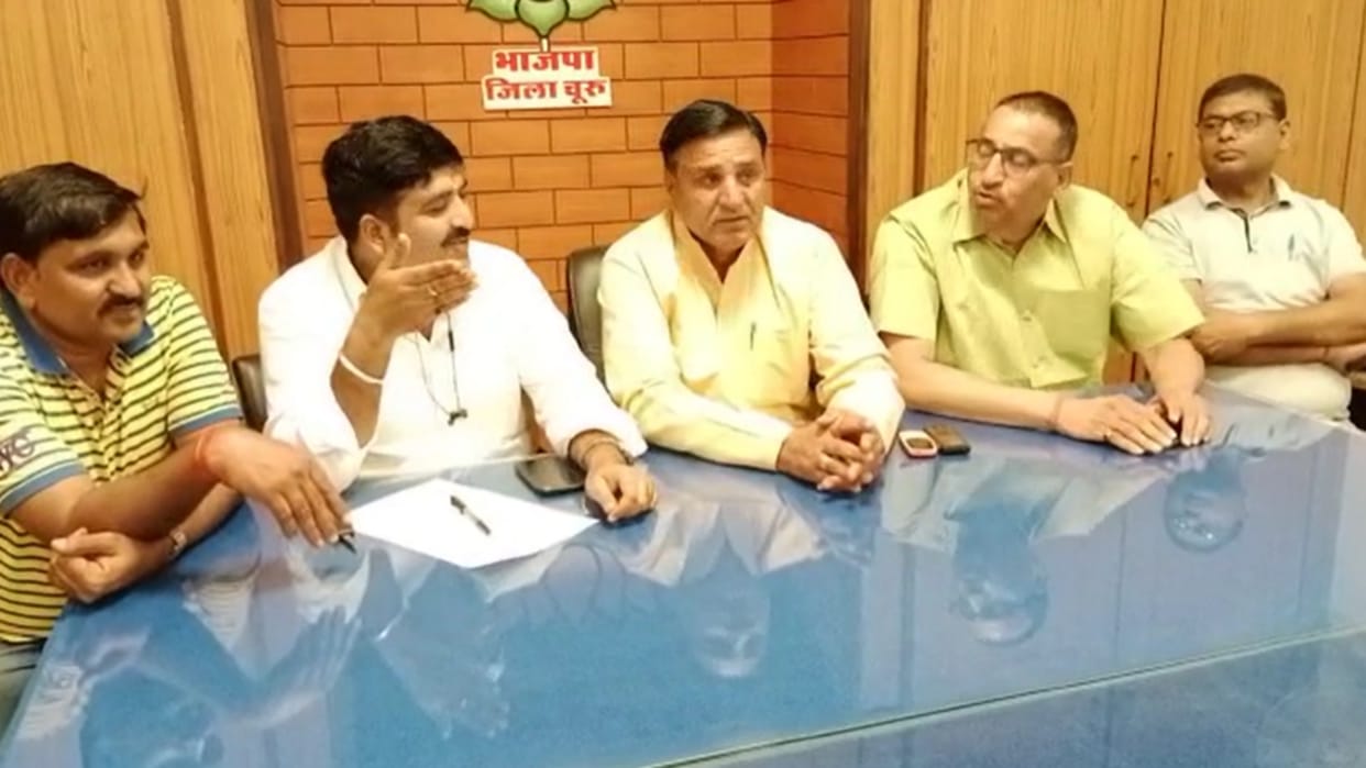 Churu BJP held press conference controversy over breaking entrance of Ramdarbar statue in Sujangarh