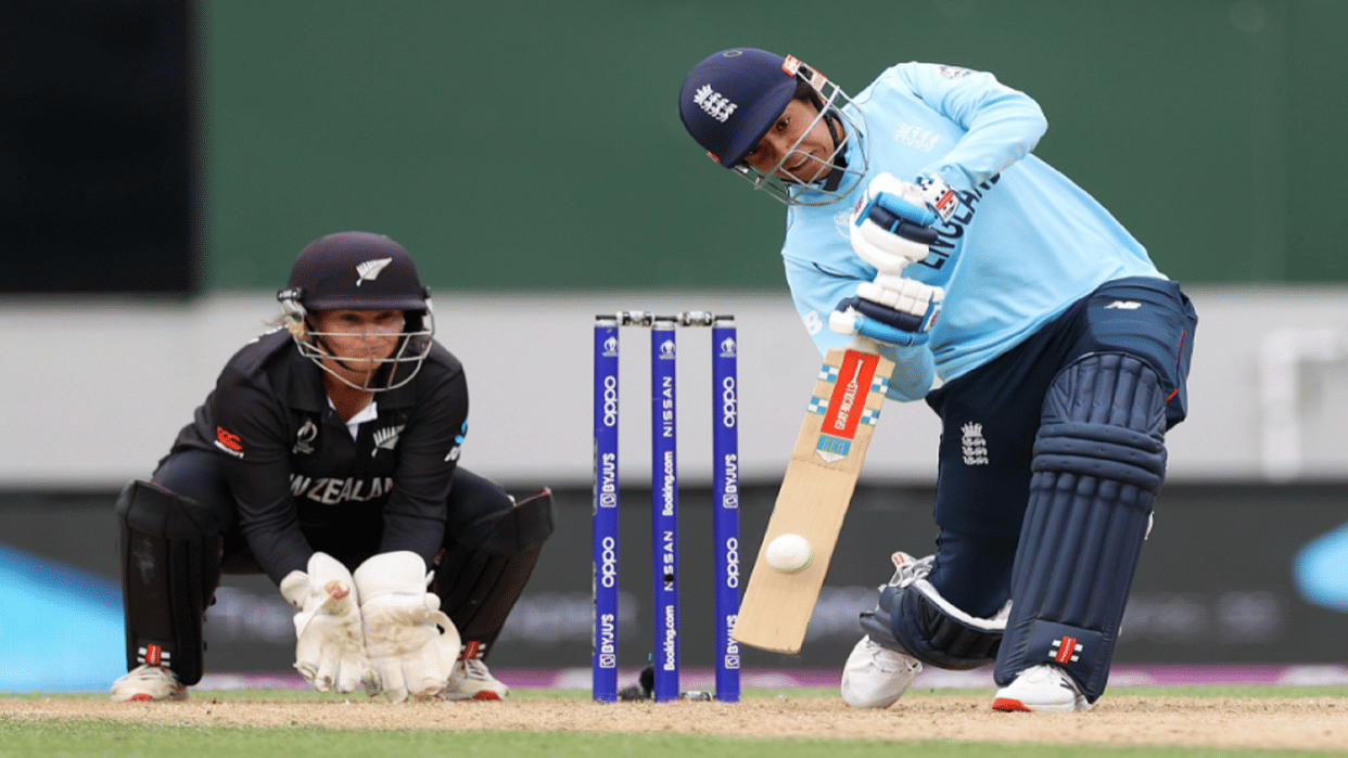 NZ W vs ENG W ODI Live Score: Women World Cup 2022 Match Latest Updates in Hindi england defeated new zealand by 1 wickets
