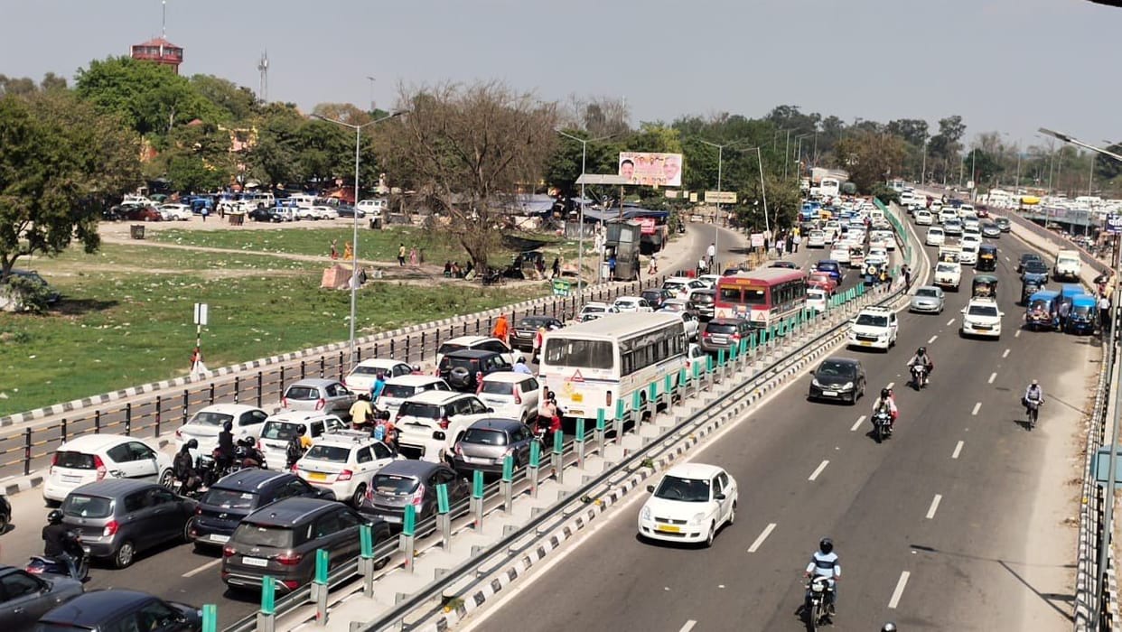 All day long jam on the highway relieved sweat