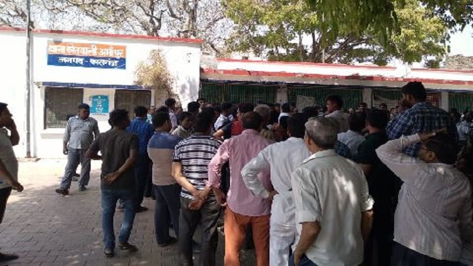 stone pelting and firing on DJ during Holi festival in Kasganj
