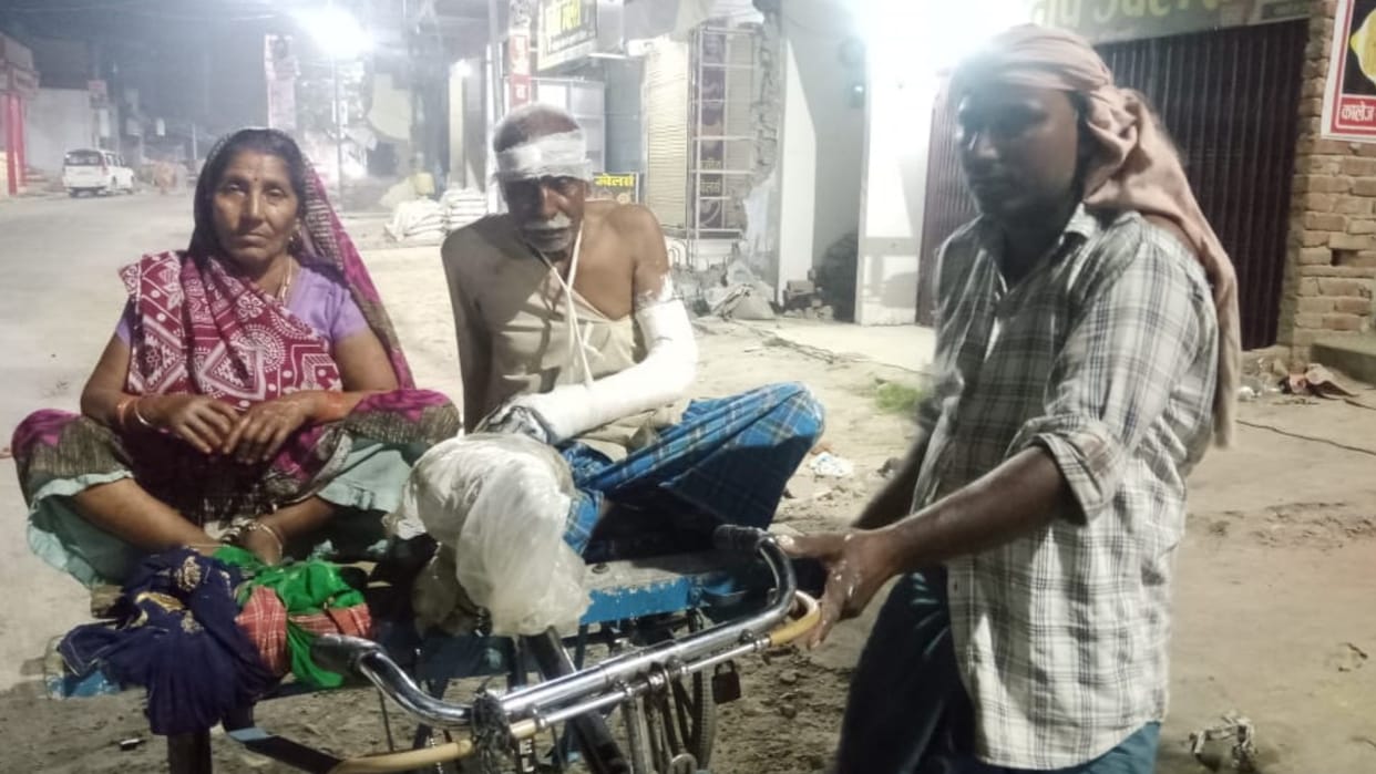 Brick-stone moved in two sides to play Holi in Kushinagar