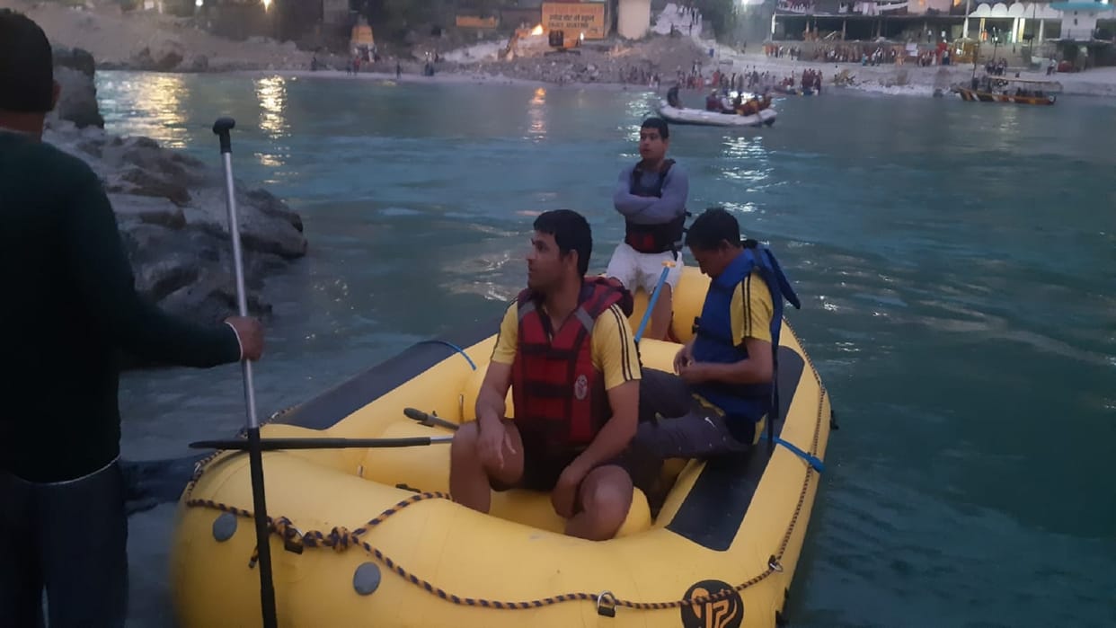 Tourist came to visit Rishikesh jumped in Ganges and could not come out