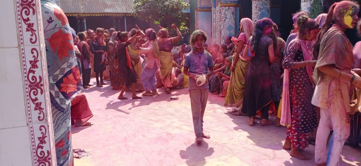 holi